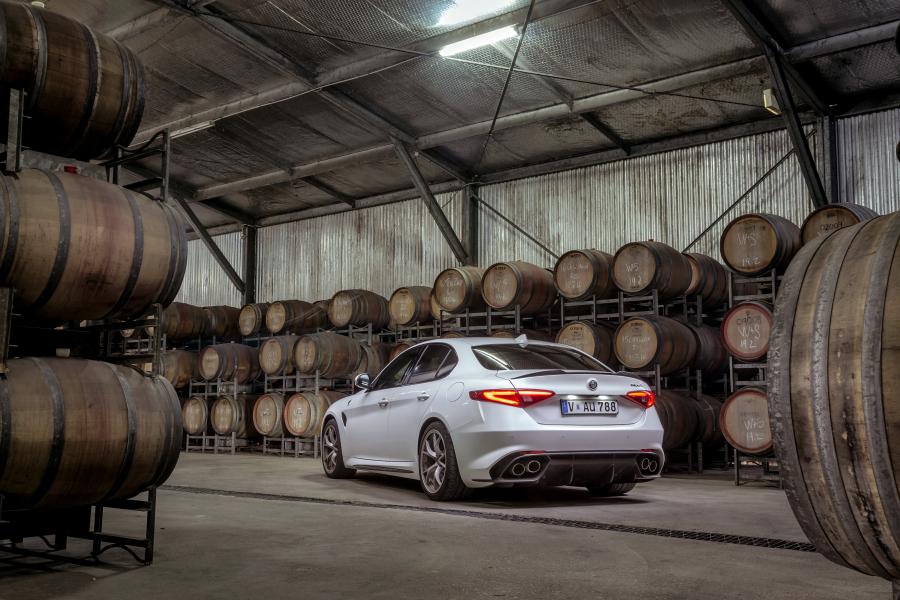  Alfa Romeo Giulia Quadrifoglio (952) 2017 года  (AU) (фото 32 из 41)